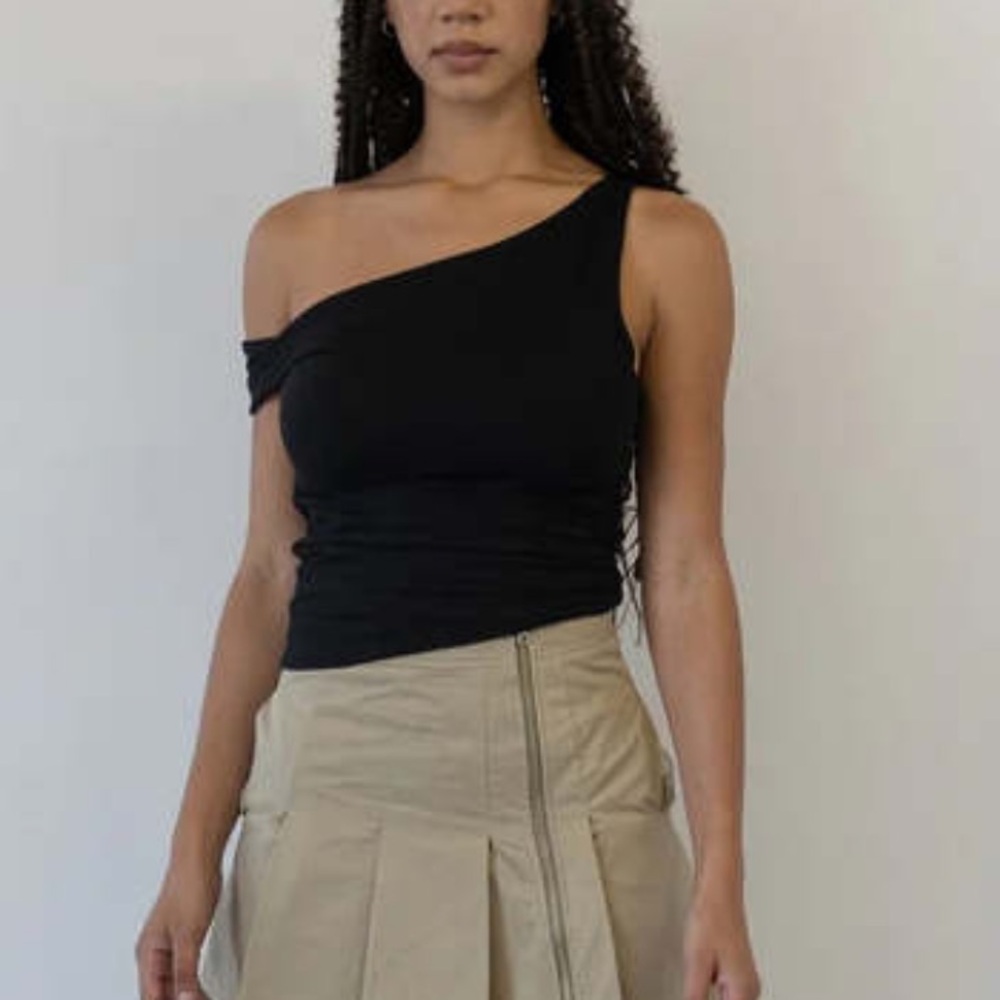 geel reed off shoulder top size small